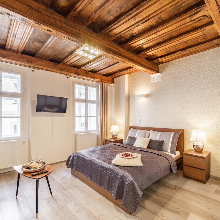Downtown Royal Apartment