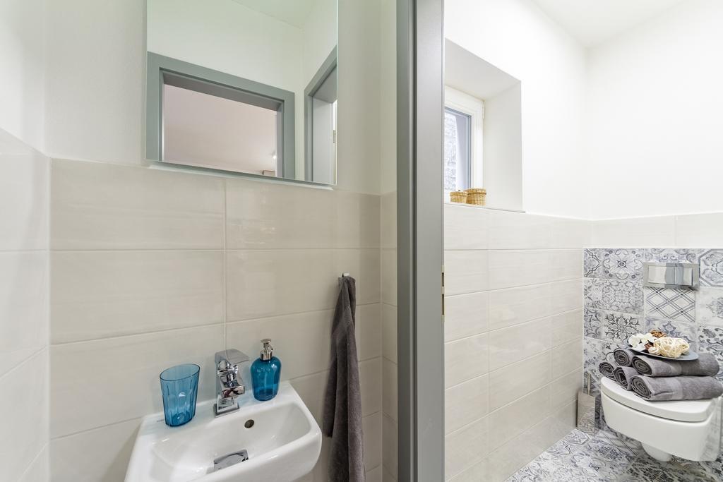 Downtown Royal Apartment *