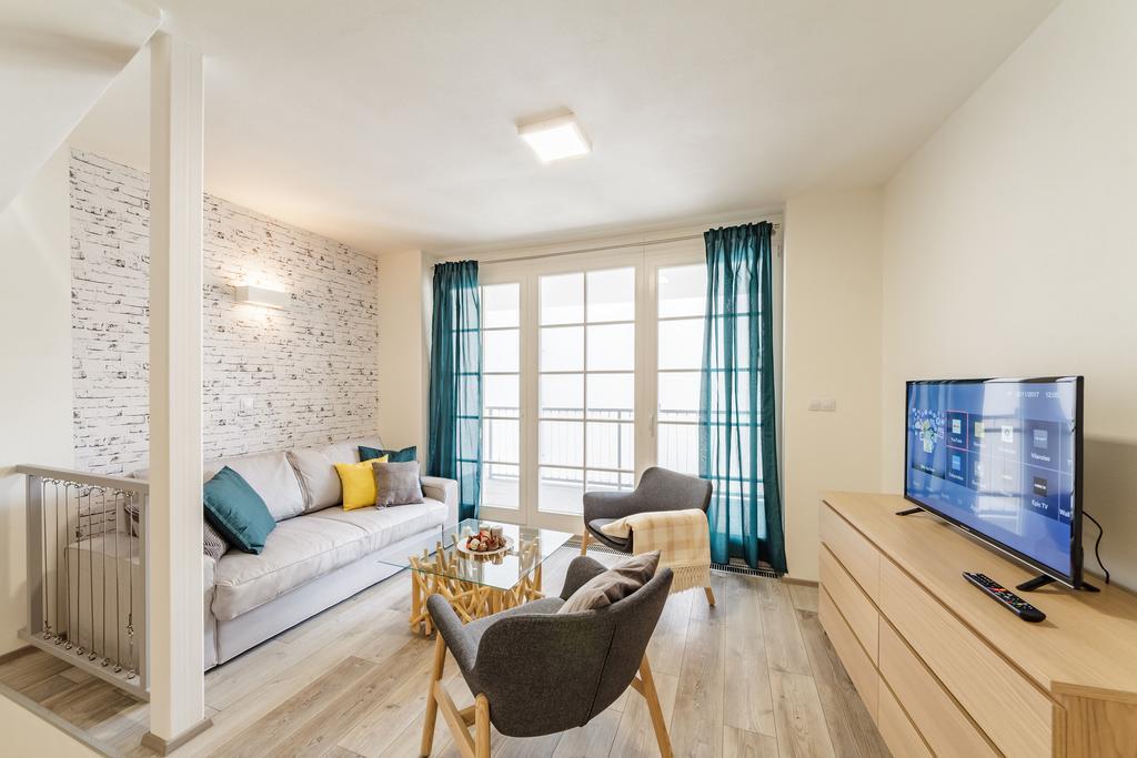 Downtown Royal Apartment *
